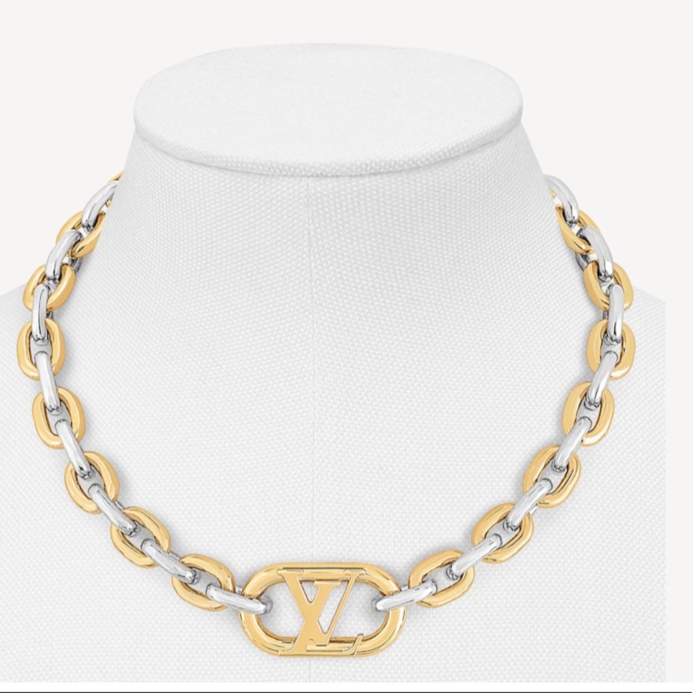 Brand new Louis Vuitton choker sold out online